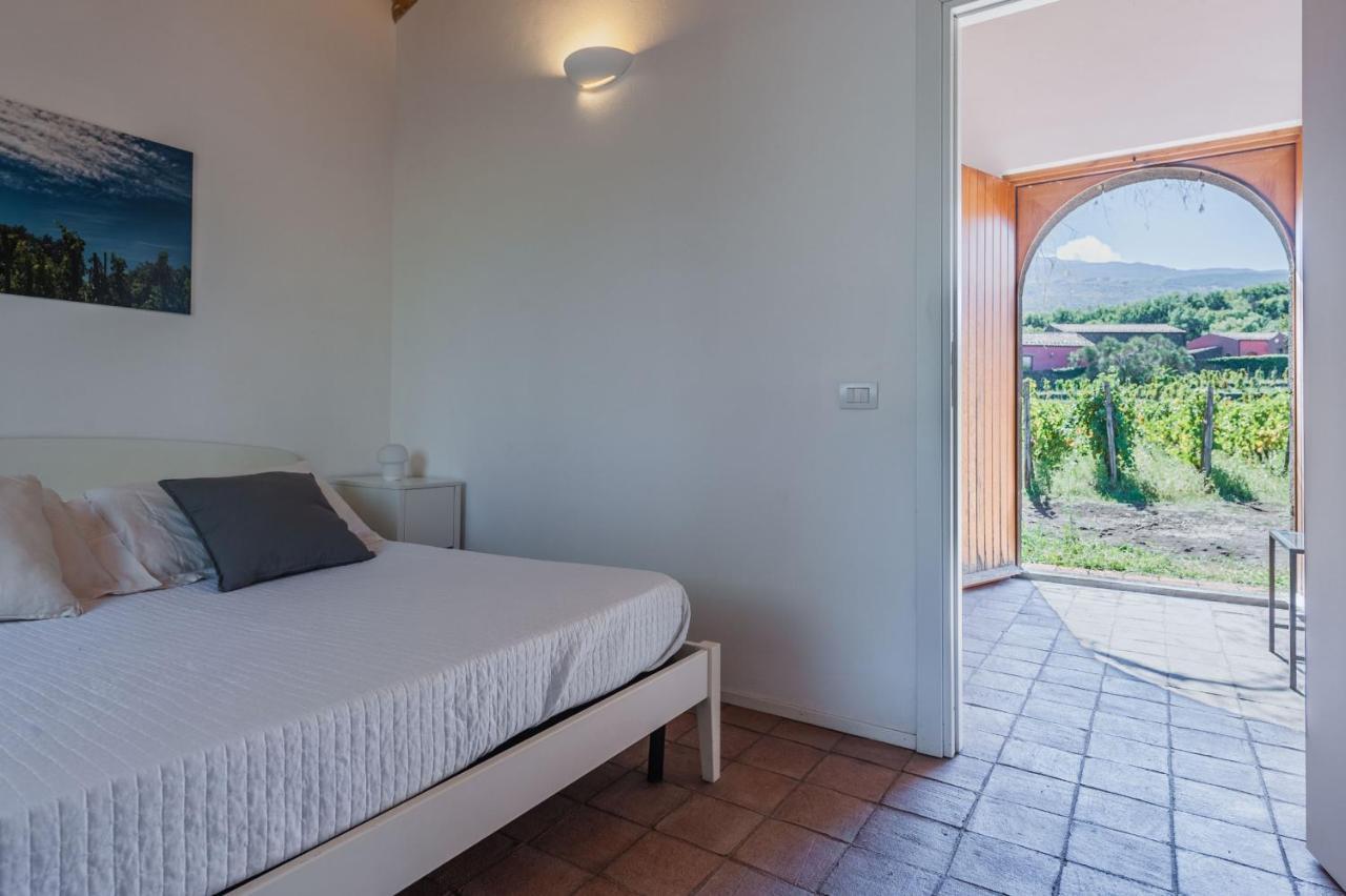 Terrazze Dell'Etna - Country Rooms And Apartments Рандаццо Экстерьер фото