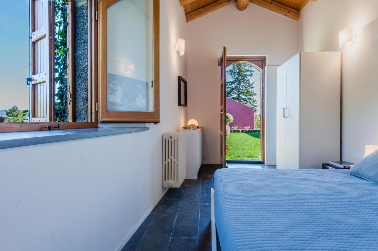 Terrazze Dell'Etna - Country Rooms And Apartments Рандаццо Экстерьер фото