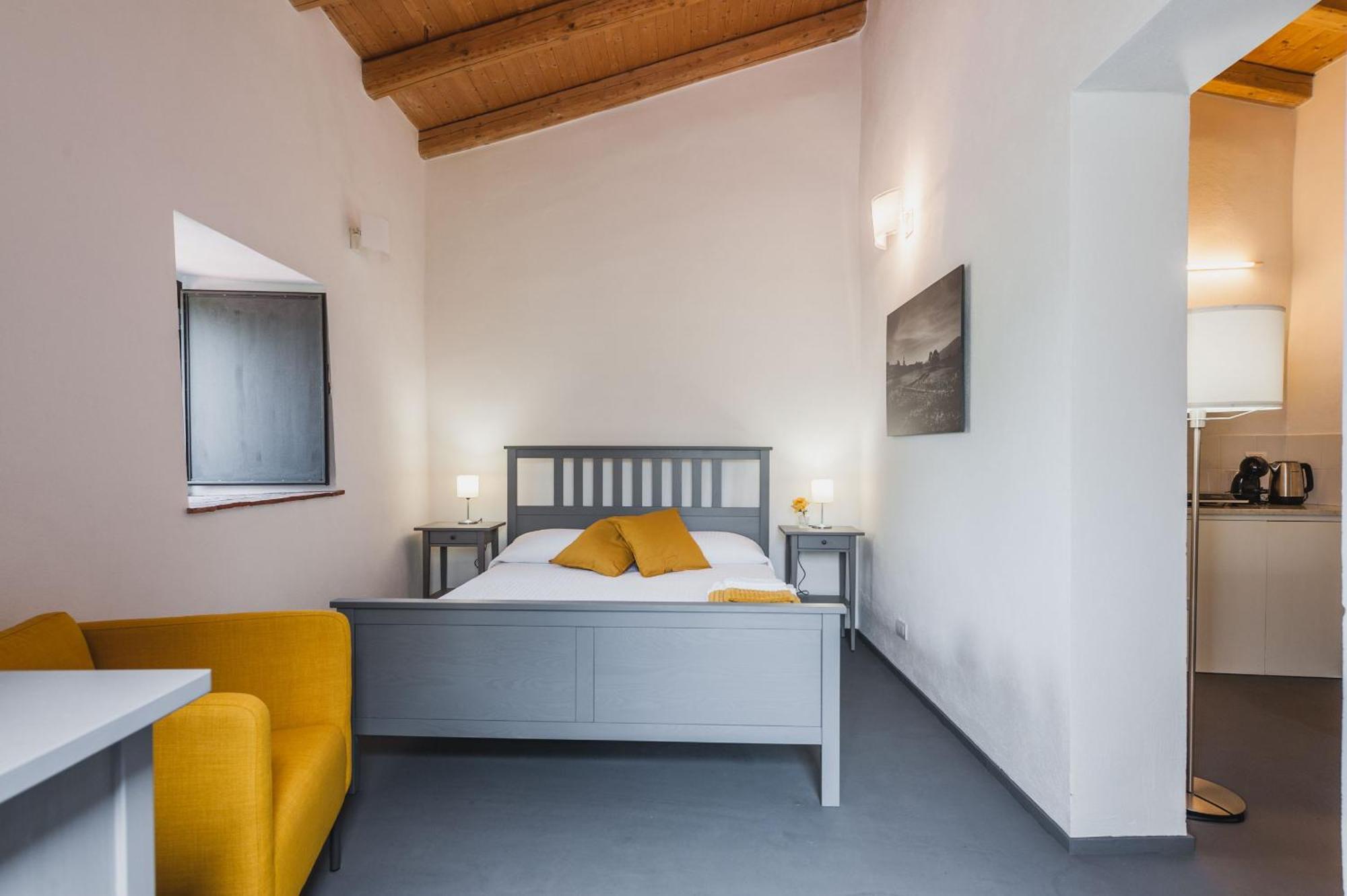 Terrazze Dell'Etna - Country Rooms And Apartments Рандаццо Экстерьер фото